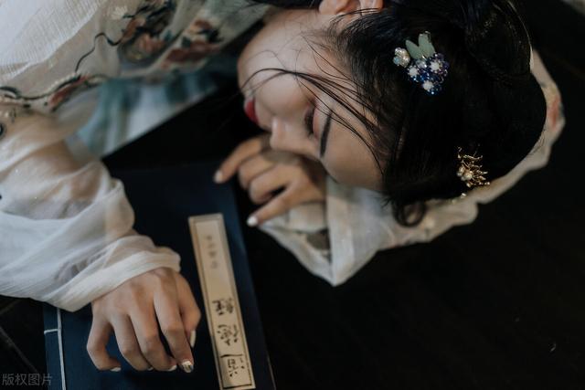 杨姓女孩取名2022虎年100分（杨姓女孩取名2022虎年100分带萱）