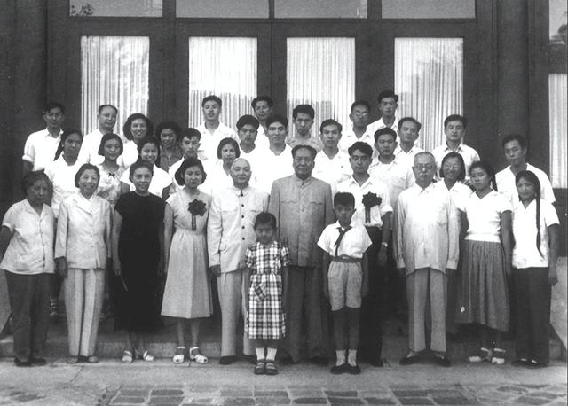 贺姓起名,贺姓起名字大全男孩两个字？