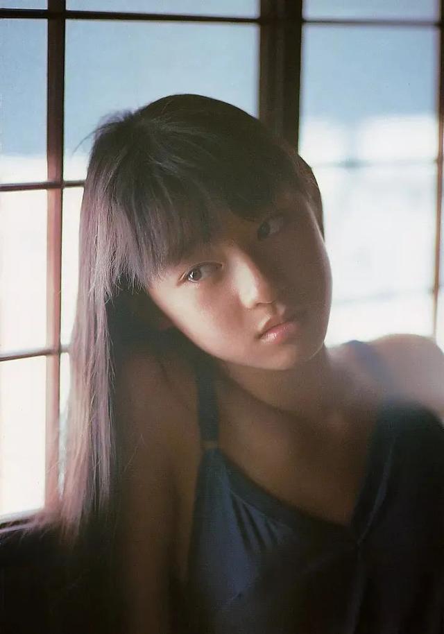 椿织里美（看了这位日本女星的颜，无数颜控坐不住了…爱惨了）