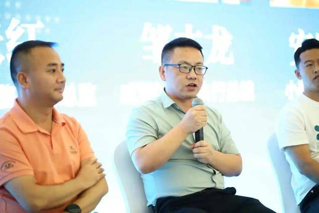 德爱威、阿尔贝娜双双斩获艺术涂料“优秀品牌”，尽显黑马之姿