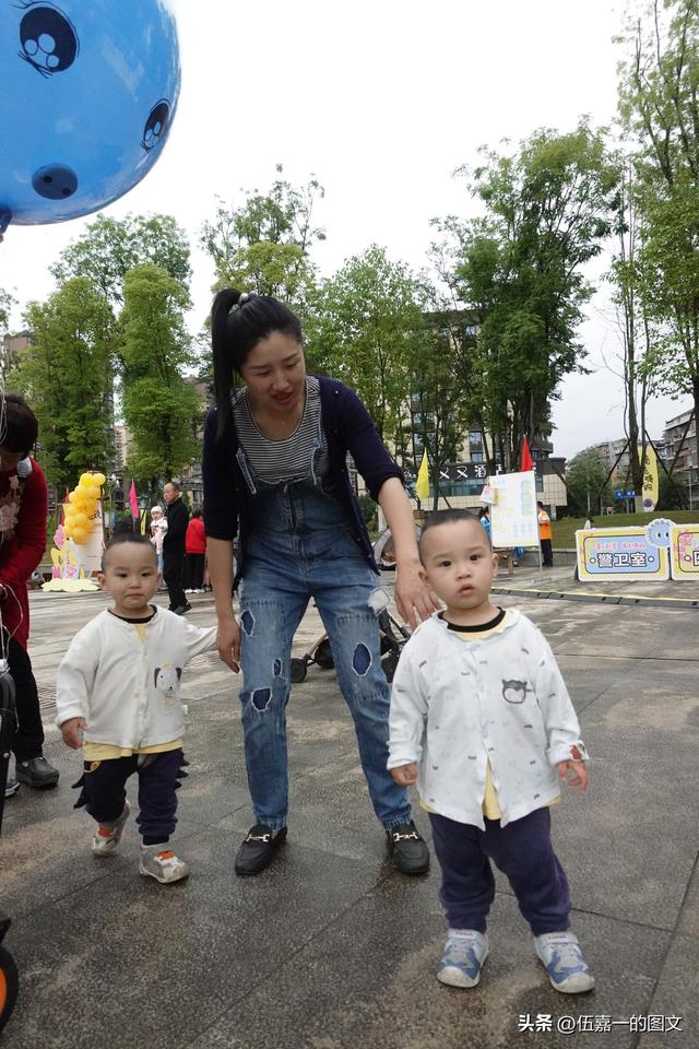 吕氏双胞胎兄弟