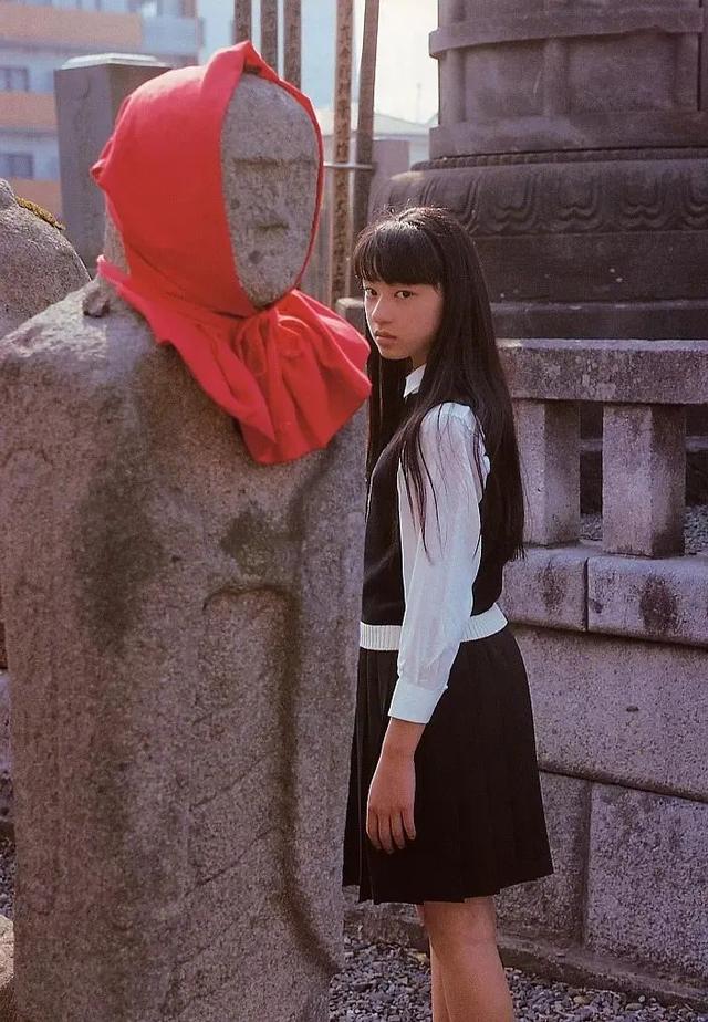 椿织里美（看了这位日本女星的颜，无数颜控坐不住了…爱惨了）