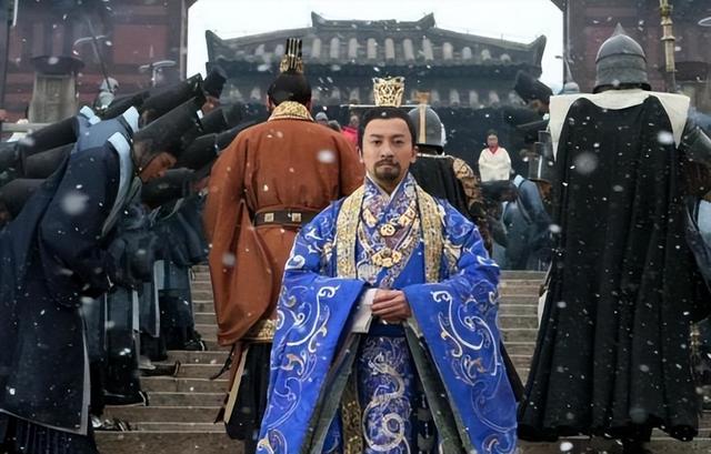 袁姓男孩起名霸气十足（袁姓男孩起名特别个性）