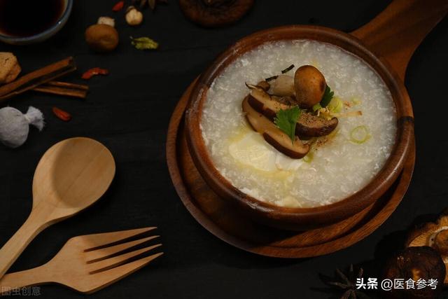 粥字下面一个鬲读什么？粥字下面一个鬲读什么名字！
