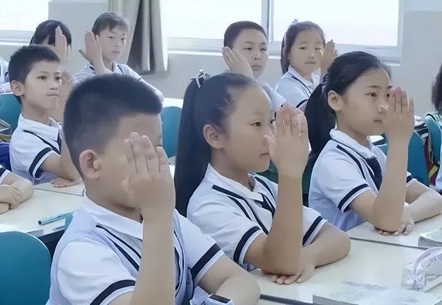 房字笔顺规则是先什么再写什么（房字笔顺笔画）