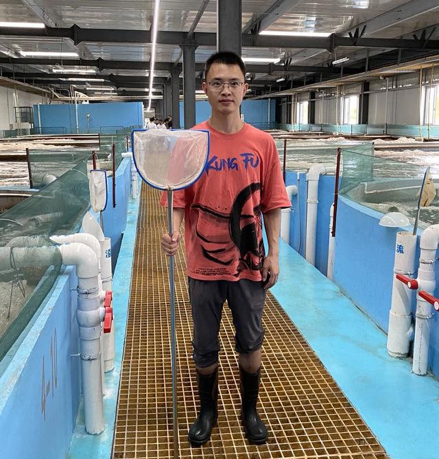 发挥科研精神闭关三年，上海高校毕业生攻克“陆地养虾”难题