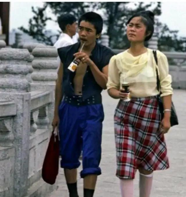 黄姓男孩100分取名大全？黄姓男孩取名字大全霸气一点的！