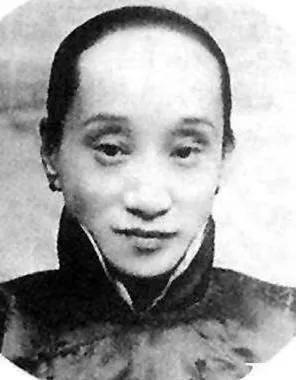 周姓取名字女孩（周姓女孩简单点的名字）