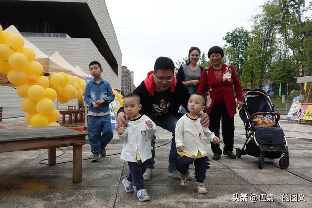 吕氏双胞胎兄弟
