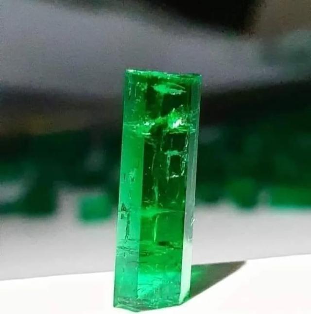 蒂芙尼竟然命名了一颗祖母绿！究竟什么样的才能称为极品？