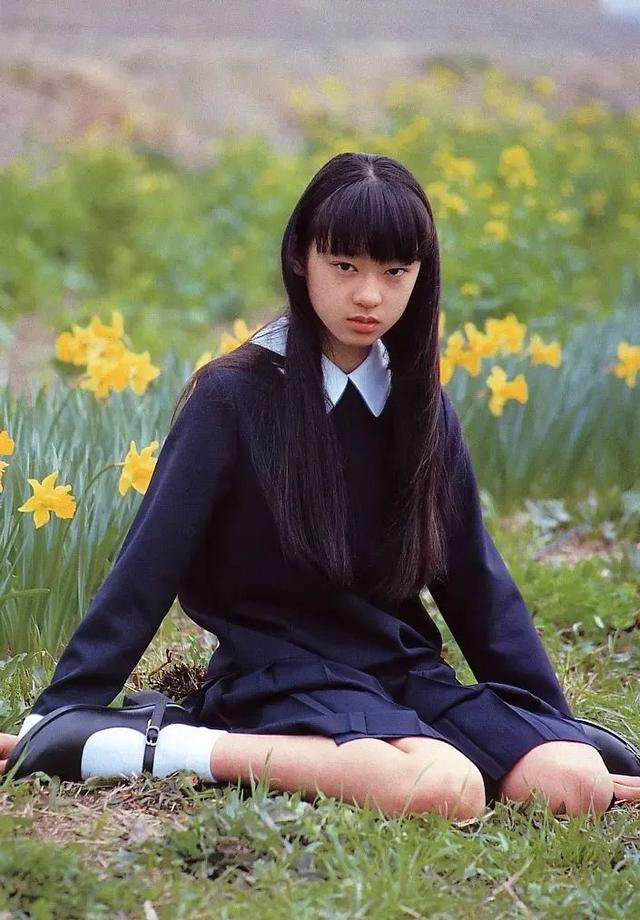 椿织里美（看了这位日本女星的颜，无数颜控坐不住了…爱惨了）